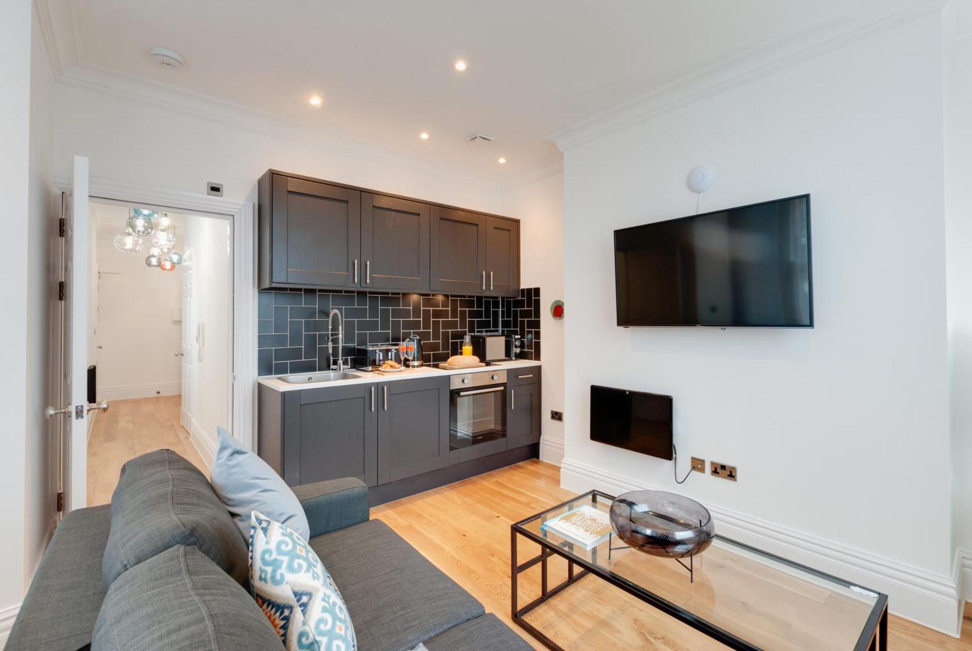 80 By Elite Aparthotel Liverpool Exterior photo